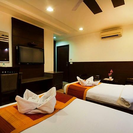 Hotel Amaltas International - Delhi-16 New Delhi Bagian luar foto
