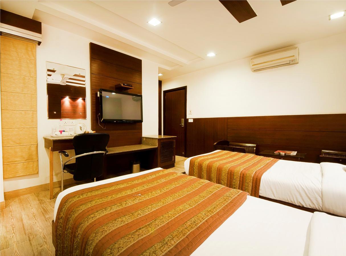 Hotel Amaltas International - Delhi-16 New Delhi Bagian luar foto