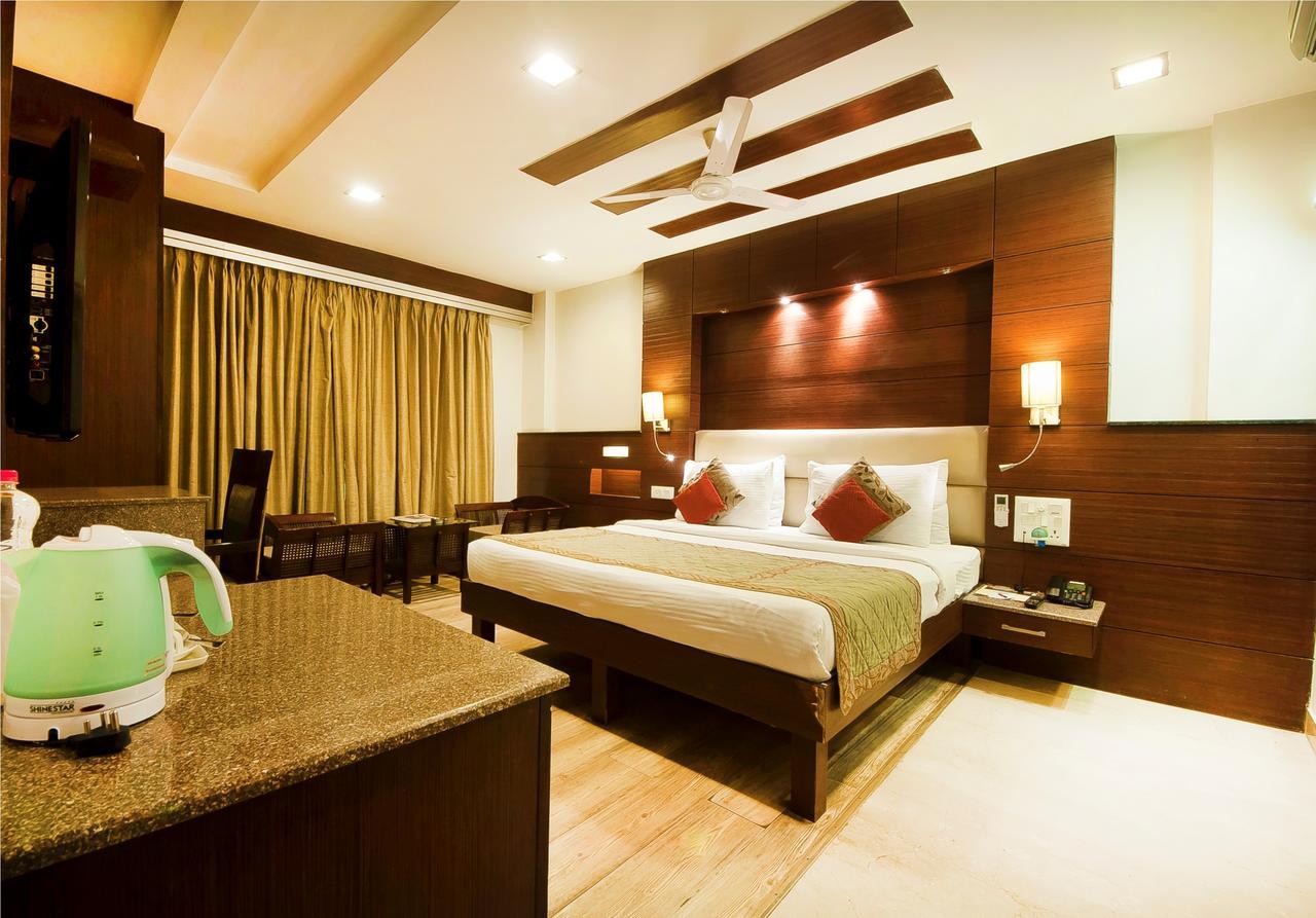 Hotel Amaltas International - Delhi-16 New Delhi Bagian luar foto