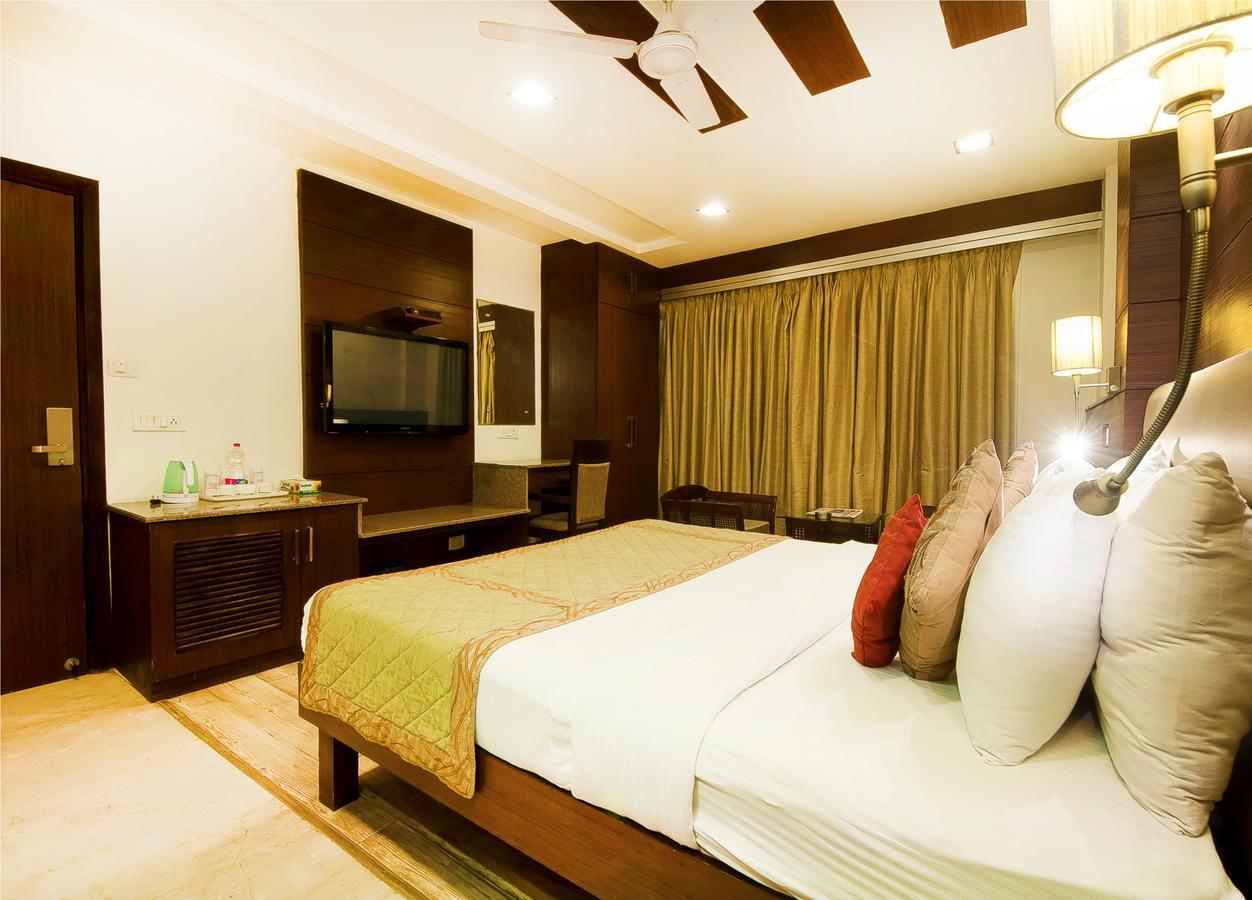 Hotel Amaltas International - Delhi-16 New Delhi Bagian luar foto