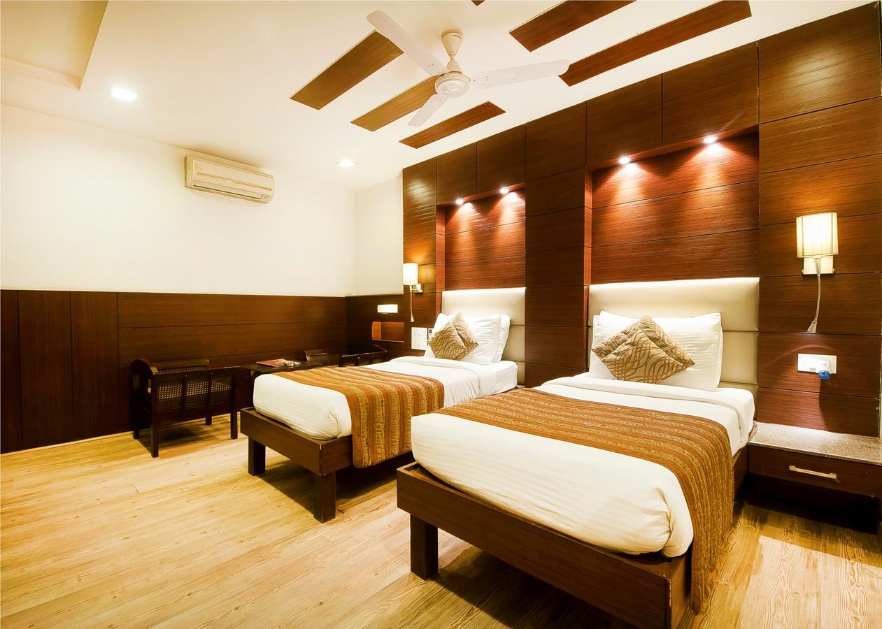 Hotel Amaltas International - Delhi-16 New Delhi Bagian luar foto