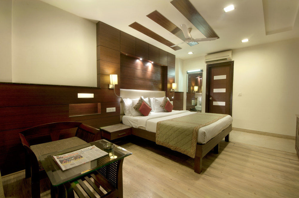 Hotel Amaltas International - Delhi-16 New Delhi Bagian luar foto