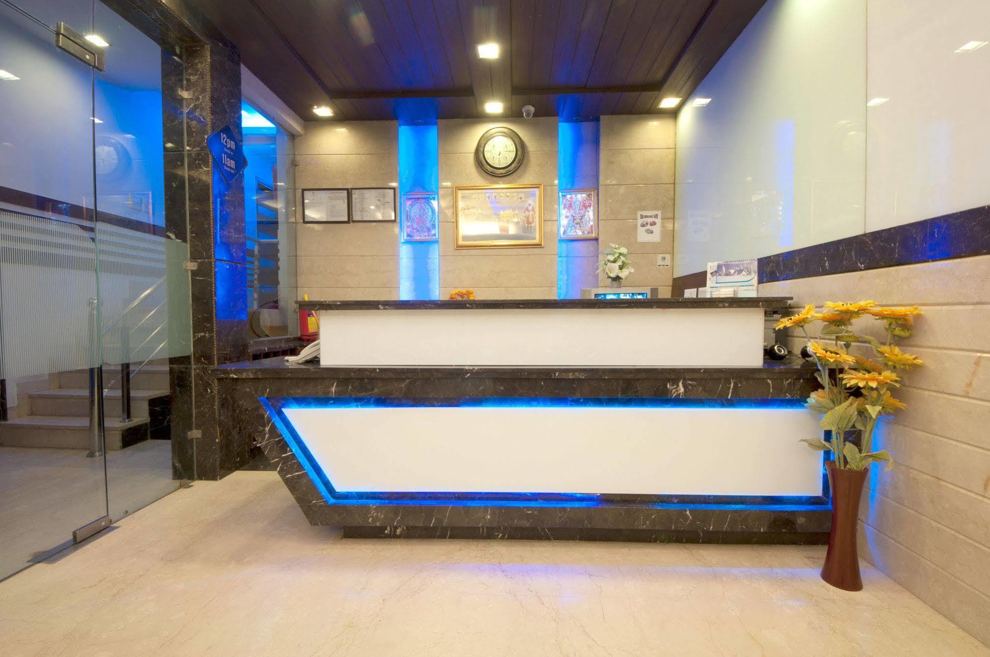 Hotel Amaltas International - Delhi-16 New Delhi Bagian luar foto