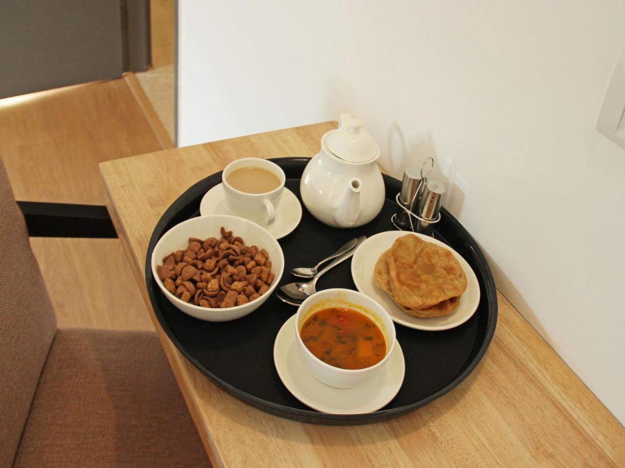 Hotel Amaltas International - Delhi-16 New Delhi Bagian luar foto