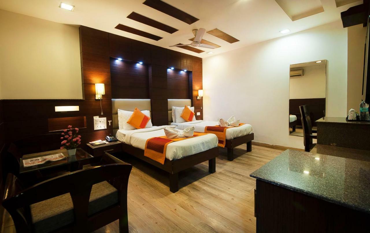 Hotel Amaltas International - Delhi-16 New Delhi Bagian luar foto