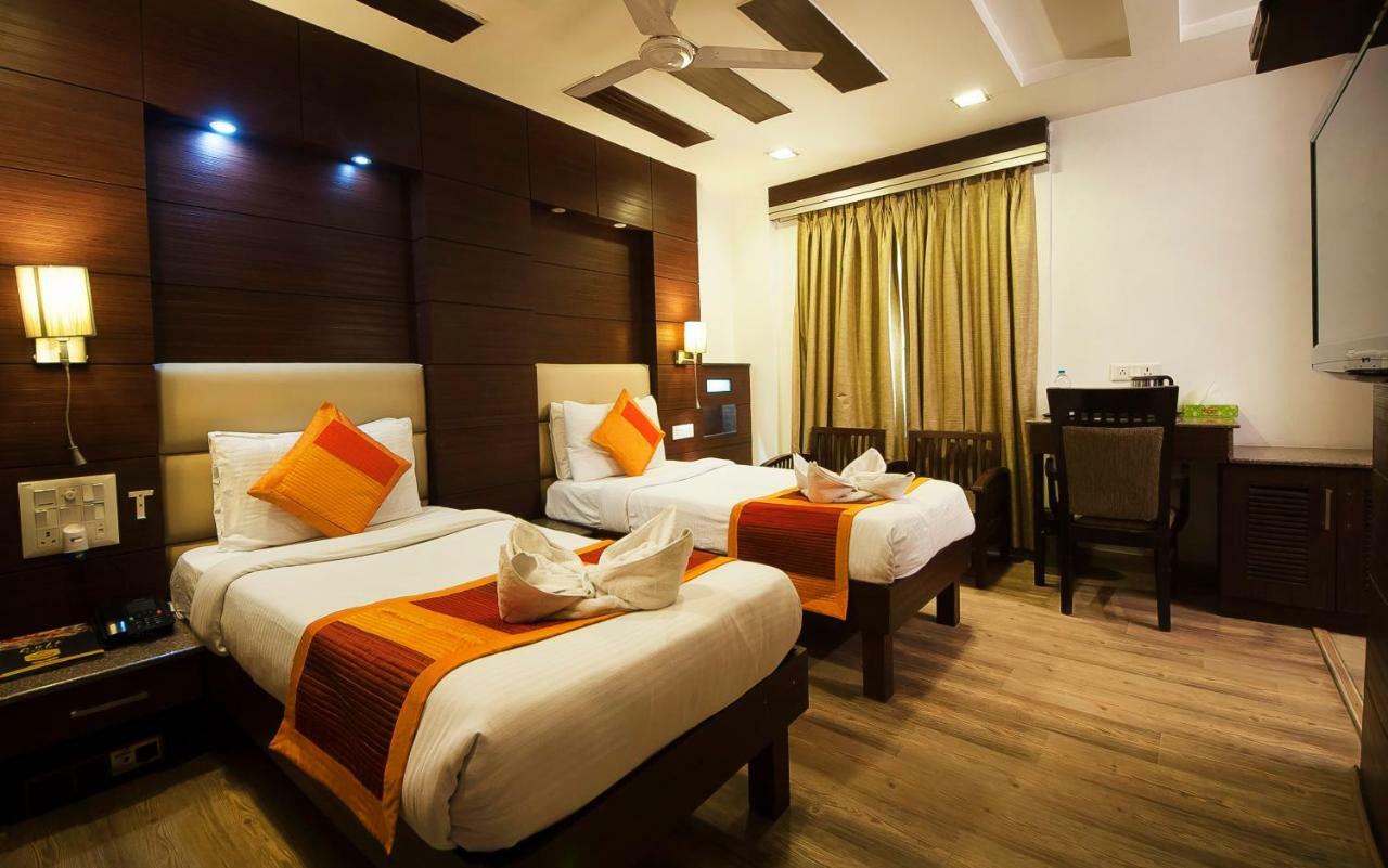 Hotel Amaltas International - Delhi-16 New Delhi Bagian luar foto