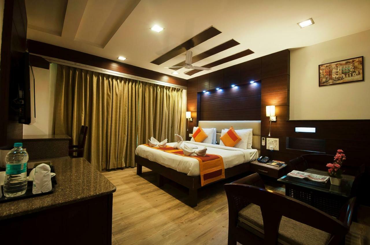Hotel Amaltas International - Delhi-16 New Delhi Bagian luar foto