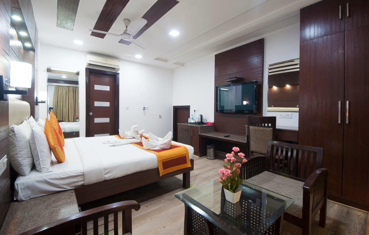 Hotel Amaltas International - Delhi-16 New Delhi Bagian luar foto