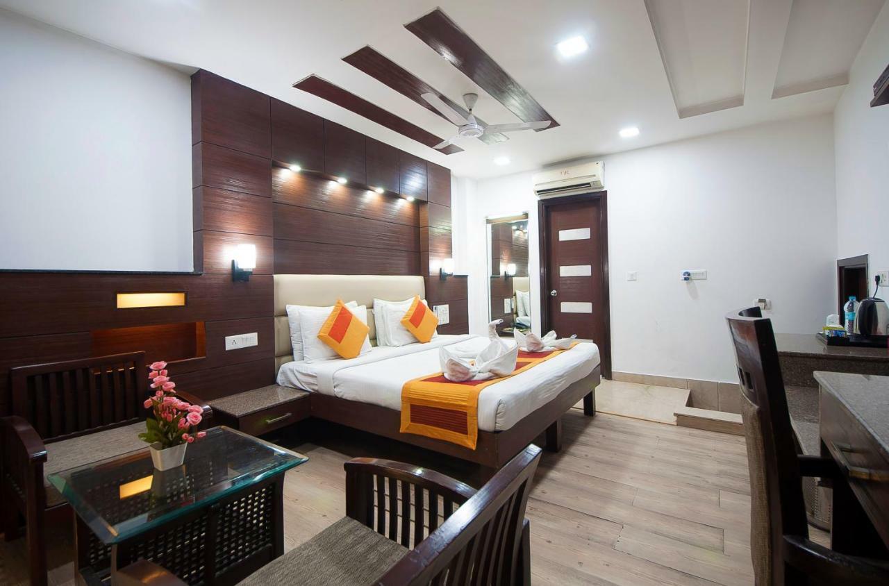 Hotel Amaltas International - Delhi-16 New Delhi Bagian luar foto