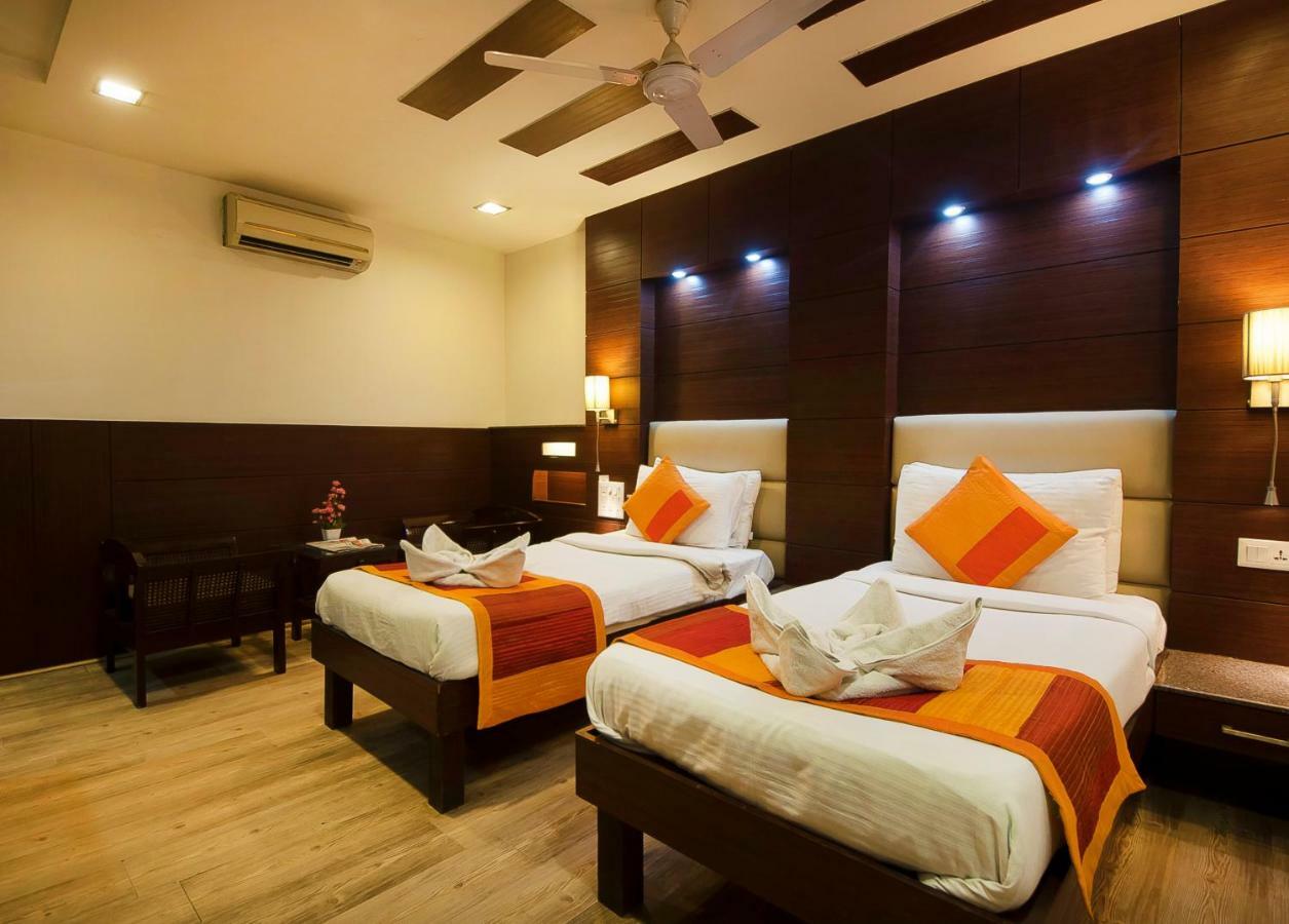 Hotel Amaltas International - Delhi-16 New Delhi Bagian luar foto