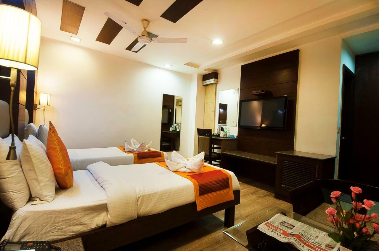 Hotel Amaltas International - Delhi-16 New Delhi Bagian luar foto