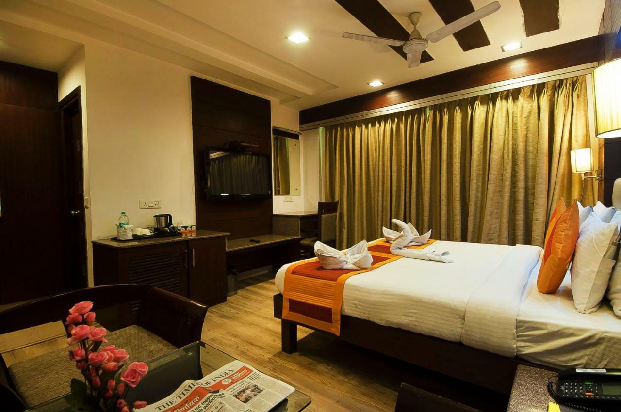 Hotel Amaltas International - Delhi-16 New Delhi Bagian luar foto