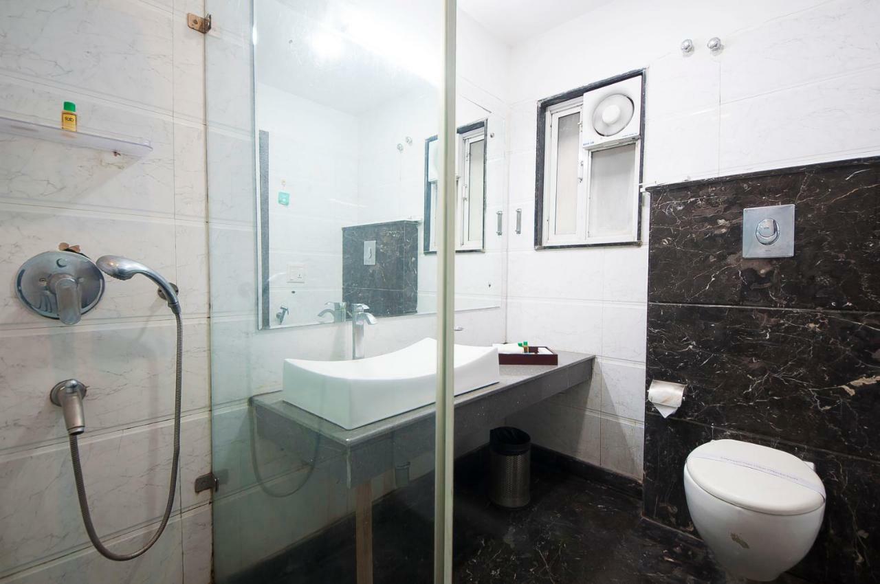 Hotel Amaltas International - Delhi-16 New Delhi Bagian luar foto