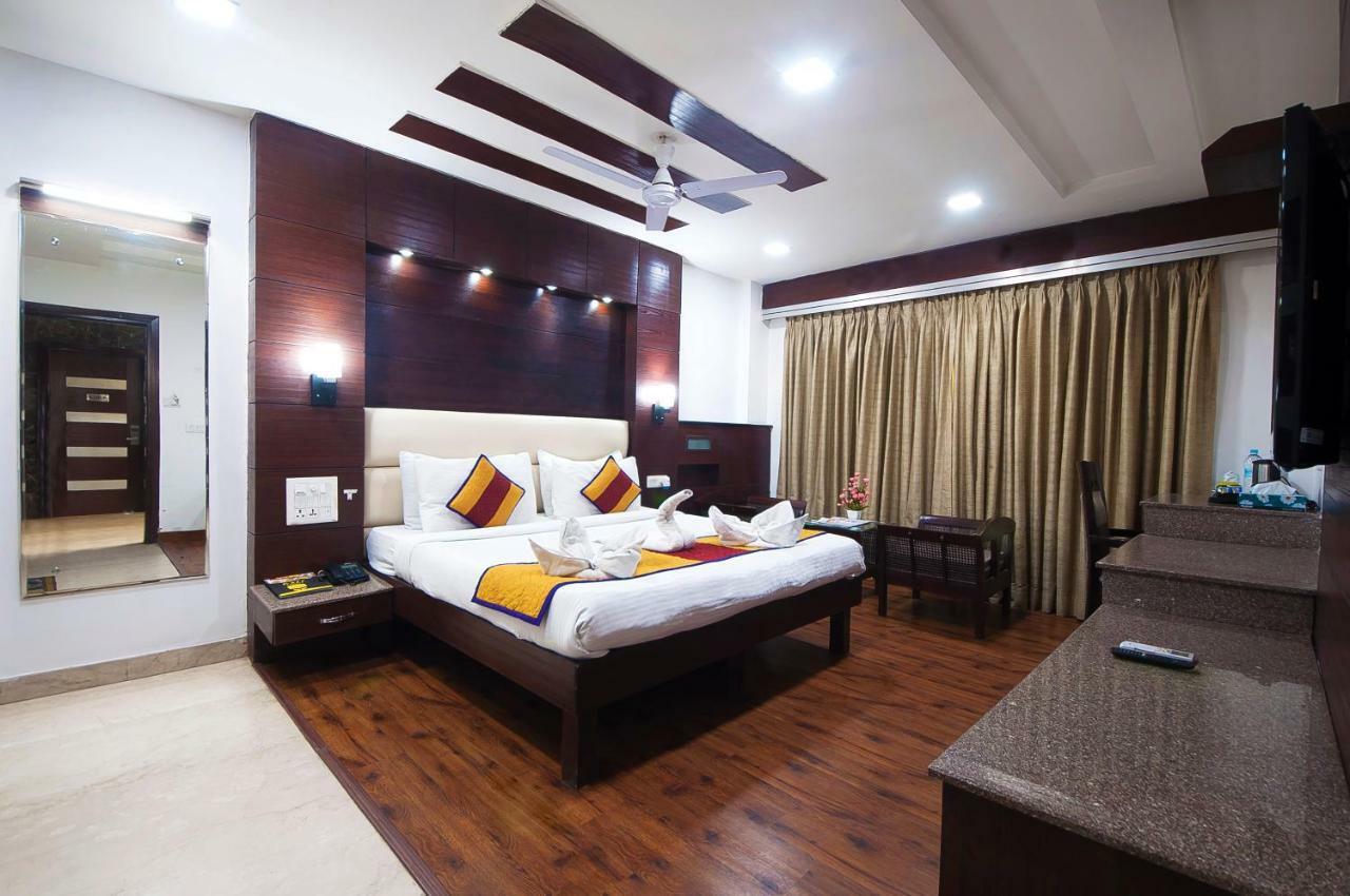 Hotel Amaltas International - Delhi-16 New Delhi Bagian luar foto